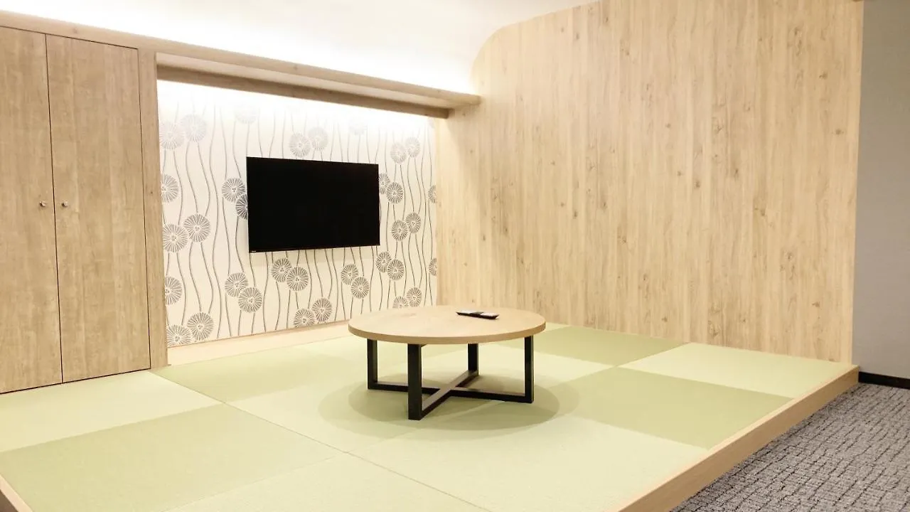 First Cabin Midosuji Namba Osaka 3*,