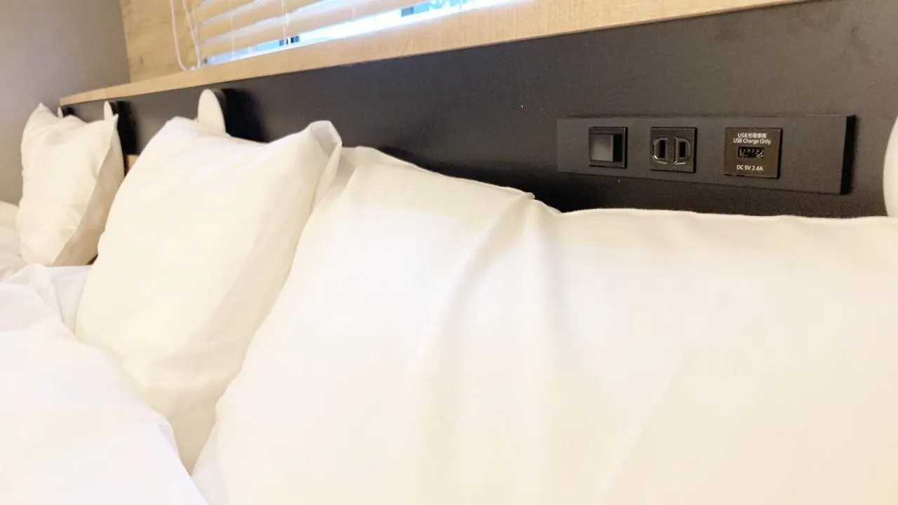 First Cabin Midosuji Namba Osaka 3*,  Japón