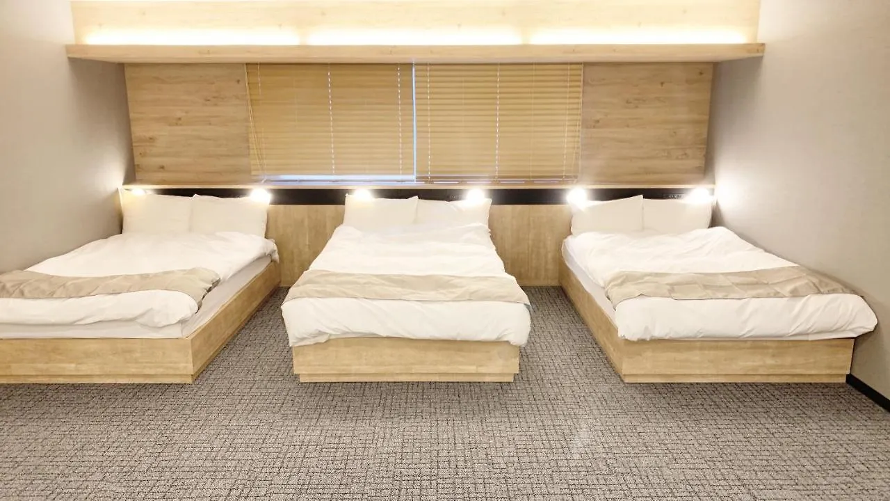 First Cabin Midosuji Namba Osaka 3*,