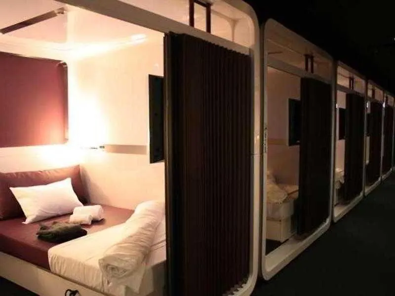 *** Hotel cápsula First Cabin Midosuji Namba Osaka Japón